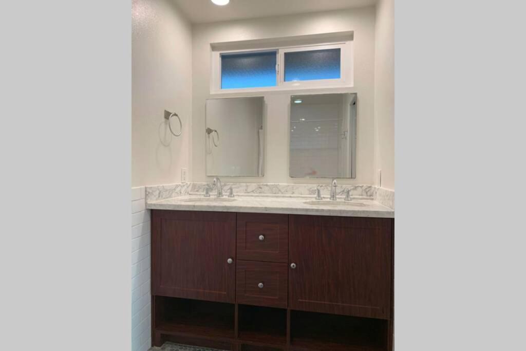 City Center Villa - Pool, Patio & Close To Beach! Huntington Beach Exterior photo