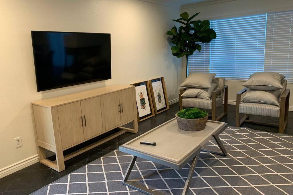 City Center Villa - Pool, Patio & Close To Beach! Huntington Beach Exterior photo